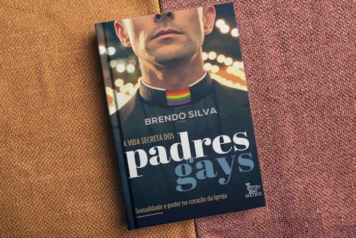 Metropoles's tweet photo. ➡️ Livro expõe a vida secreta de padres gays na Igreja Católica

Em A Vida Secreta dos Padres Gays, Brendo Silva parte das próprias experiências para falar da homossexualidade dentro da Igreja Católica

Leia: https://t.co/R6VkoHV73Z https://t.co/W2OUro0HRe