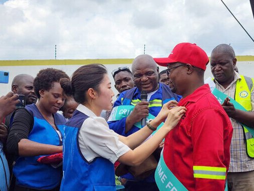 [韩国人李萬熙 和平故事│HWPL 新闻通讯(69)]
卢萨卡300名市民，与HWPL一起搭建"和平街"
vo.la/CdgGTCa

#HWPL #和平故事 #李萬熙_代表 #DPCW #和平教育 #manheelee #和平使者 #PEACE_HERO #和平 #和平万国会议 #地球村终止战争和平宣言 #统一