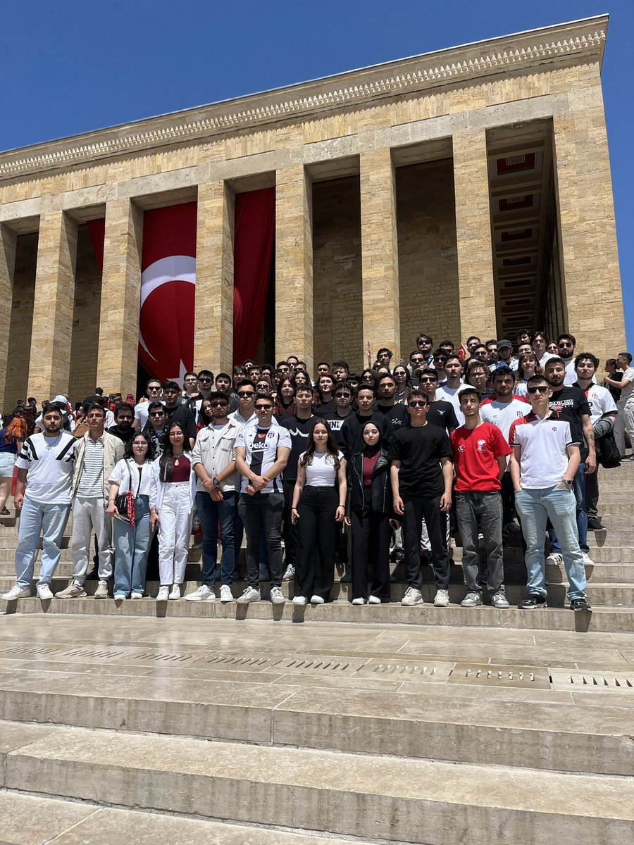 BEŞİKTAŞ ORDUSU ATA’SININ YANINDA!

Ankara temsilciliklerimiz olarak 19 Mayıs Atatürk’ü Anma Gençlik ve Spor Bayramında Atamızı kabrinde andık.
