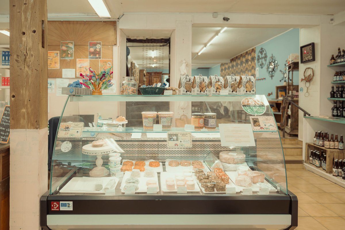RegionNormandie's tweet image. La Région Normandie agit pour préserver la vitalité de nos centres-bourgs. 📈

Grâce à la #Foncière de Normandie, des #commerces de #proximité renaissent : boulangerie, épicerie, restaurant… Découvrez ces projets concrets dans notre article ➡️ normandie.fr/fonciere-de-no…