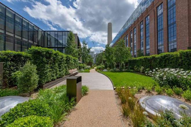 #Landscape #irrigation design and install undertaken by <a href="/WaterscapesLtd/">Waterscapes Ltd</a> at #BatterseaPowerStation ow.ly/lusW50VLpwS #IrrigationSystems #SustainableLandscaping #UrbanGardening