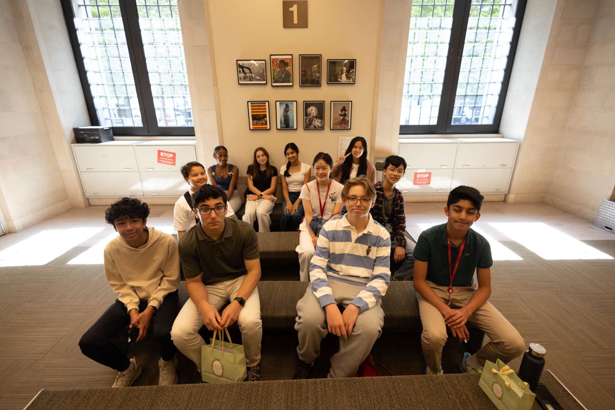 Eighth graders in Mr. Fall's French C class recently took a field trip to the MET where they presented about an impressionist painting in French! 🖼️🇫🇷