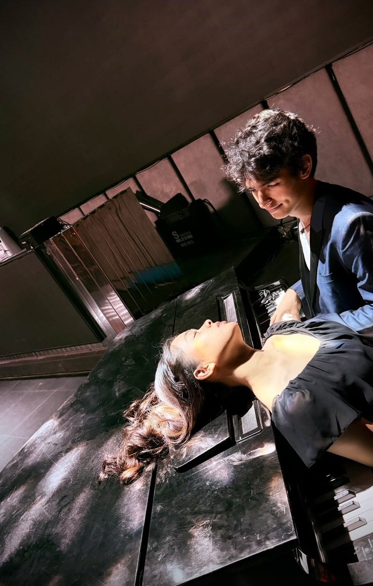 bluumihaze's tweet image. JELASIN COBA