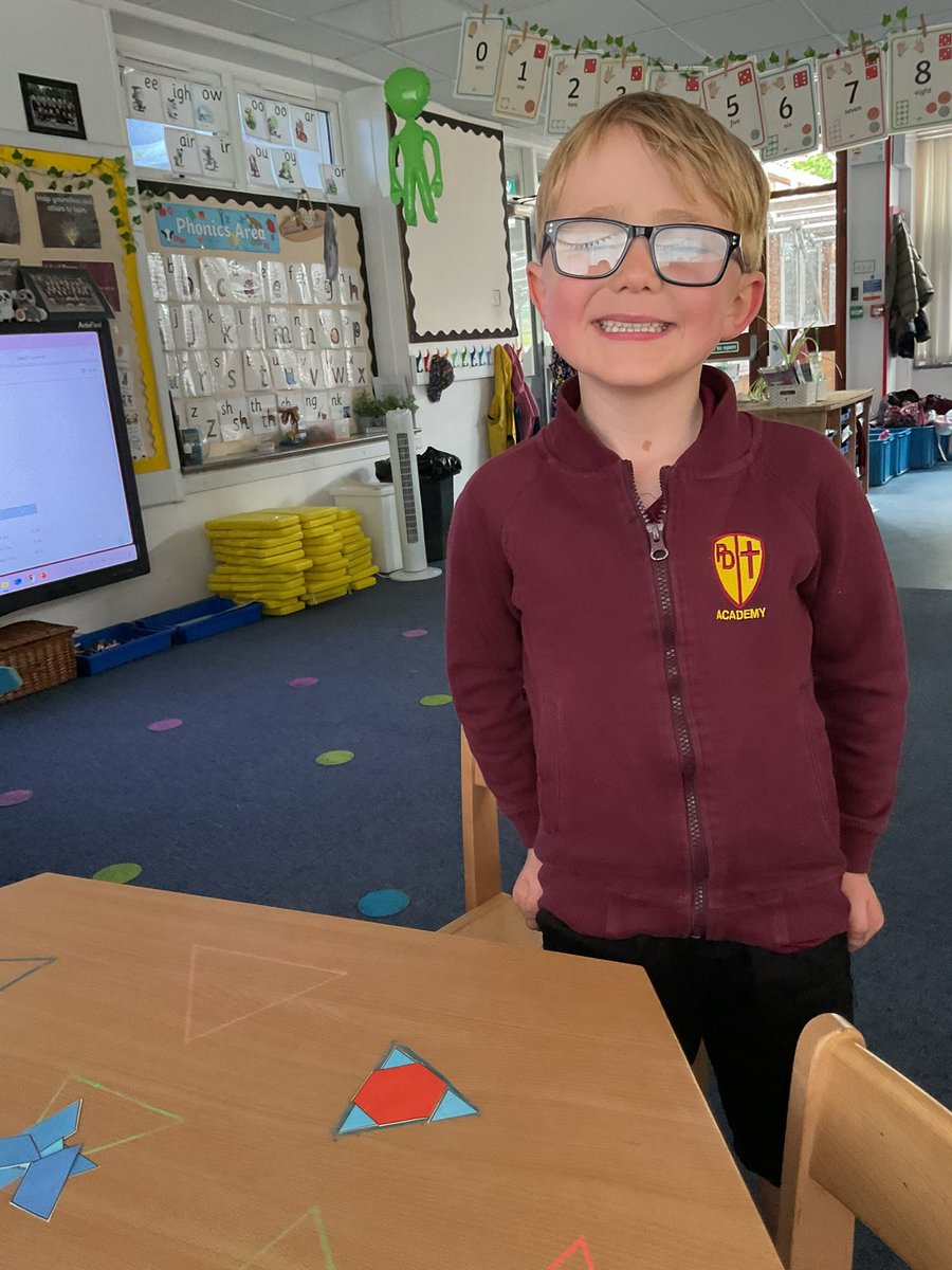 PDA_Rec's tweet image. Exploring shapes in maths today. We used our knowledge of rotating shapes to compose a triangle using a variety of shapes😁 #pdamaths