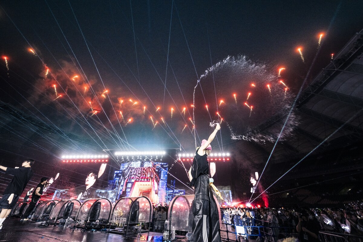 natalie_mu's tweet photo. Stray Kids初のスタジアム公演を33万人が目撃
“最強のてるてる坊主”STAYと迎えた千秋楽

🔽写真30枚📸＆詳細レポ
https://t.co/Qalr3WTHdt

この8人でまた戻ってきます。
STAY、ハッピーな気持ちで待っていてね。

#StrayKids #dominATE_JAPAN #스트레이키즈 https://t.co/fIb5kSW2Oo