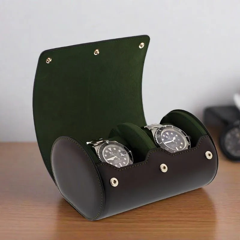 aevitas_uk's tweet image. Safeguard your watches with Aevitas' Double Watch Roll Case in Premium Black Nappa Leather. Experience sophistication and functionality at its finest for just £179.95. #Aevitas #WatchCase #LuxuryAccessories aevitas-uk.co.uk/products/doubl…