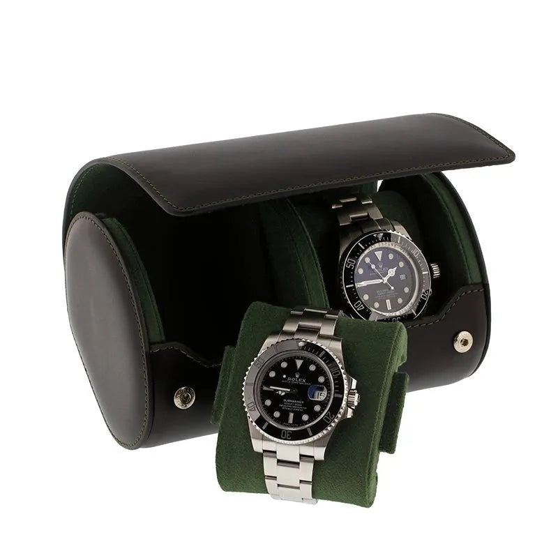aevitas_uk's tweet image. Safeguard your watches with Aevitas' Double Watch Roll Case in Premium Black Nappa Leather. Experience sophistication and functionality at its finest for just £179.95. #Aevitas #WatchCase #LuxuryAccessories aevitas-uk.co.uk/products/doubl…
