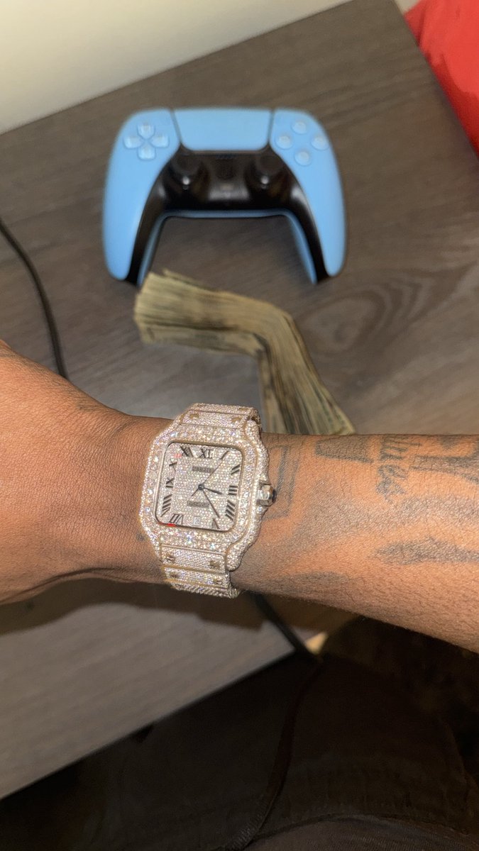 daslimeMT's tweet image. house arrest tingz💕