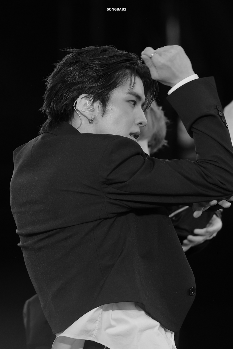 songbab2's tweet photo. 250511 SMTOWN LIVE 2025 in LA #SONGHA #송하 #SMTR25 https://t.co/kJJEgzDnRk