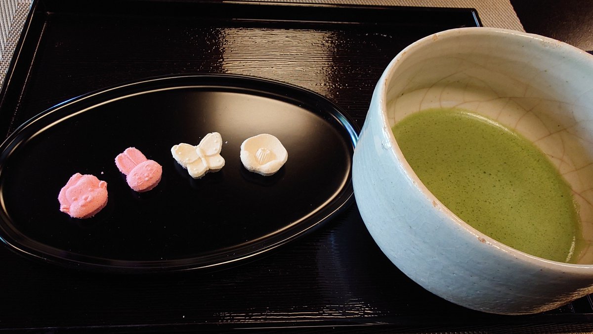 haru_min2020's tweet photo. 木型を使って落雁手作り体験もしました
美しい花の形や可愛らしい動物をモチーフにしたものなど見ているだけで心が和みました　体験のあとの抹茶もとっても美味しかった😊　ほっこり
#金沢和菓子　#森八 https://t.co/WGR8zVFCSN
