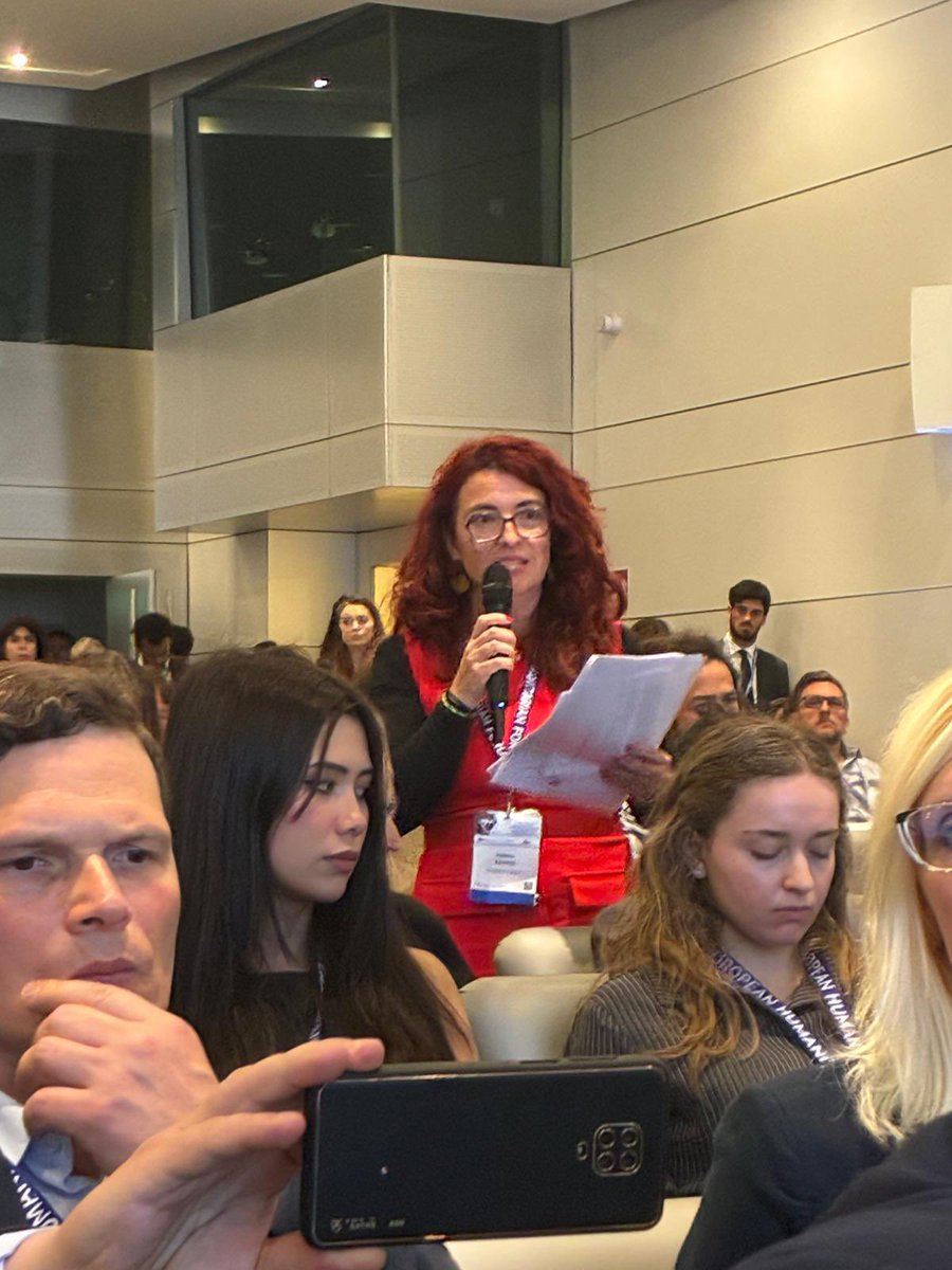 Françoise Sivignon (@fsivignon) on Twitter photo Au #EHF2025 sur le rôle de la diplomatie #humanitaire dans le nouvel ordre mondial Helena Ranchal pour <a href="/MdM_France/">Médecins du Monde</a> redit le rôle politique des #ONG mais celui des décideurs nationaux et européens dont la parole et les engagements manquent de vigueur pour dénoncer l’indicible Au #EHF2025 sur le rôle de la diplomatie #humanitaire dans le nouvel ordre mondial Helena Ranchal pour <a href="/MdM_France/">Médecins du Monde</a> redit le rôle politique des #ONG mais celui des décideurs nationaux et européens dont la parole et les engagements manquent de vigueur pour dénoncer l’indicible