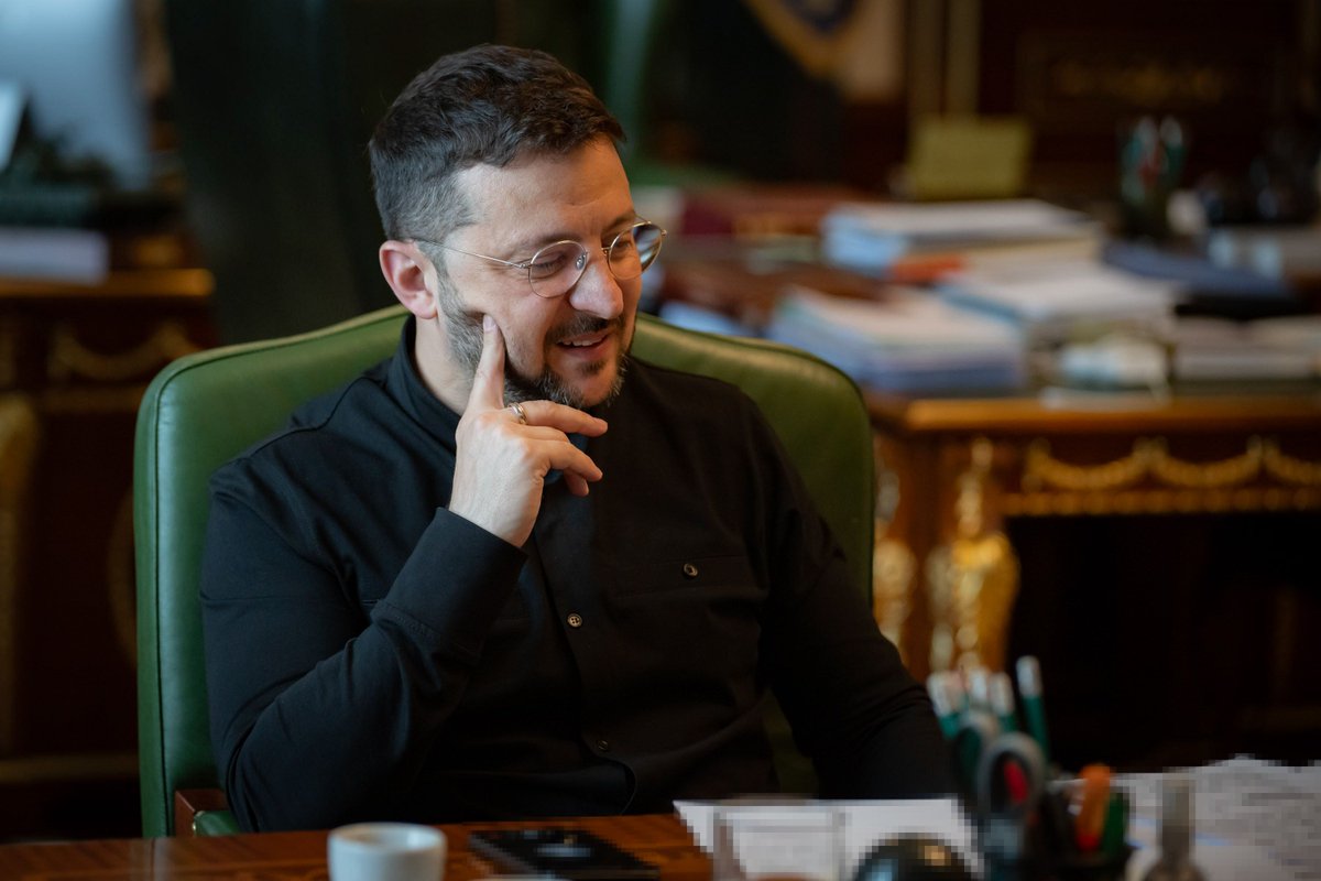 Volodymyr Zelenskyy / Володимир Зеленський (@zelenskyyua) on Twitter photo I spoke with the newly elected President of Romania, <a href="/NicusorDanRO/">Nicușor Dan</a>.
I congratulated him on his victory in the presidential election. It is essential that Romania continues to develop, and that we all cooperate together in our region and across Europe.
We respect Romania and the I spoke with the newly elected President of Romania, <a href="/NicusorDanRO/">Nicușor Dan</a>.
I congratulated him on his victory in the presidential election. It is essential that Romania continues to develop, and that we all cooperate together in our region and across Europe.
We respect Romania and the