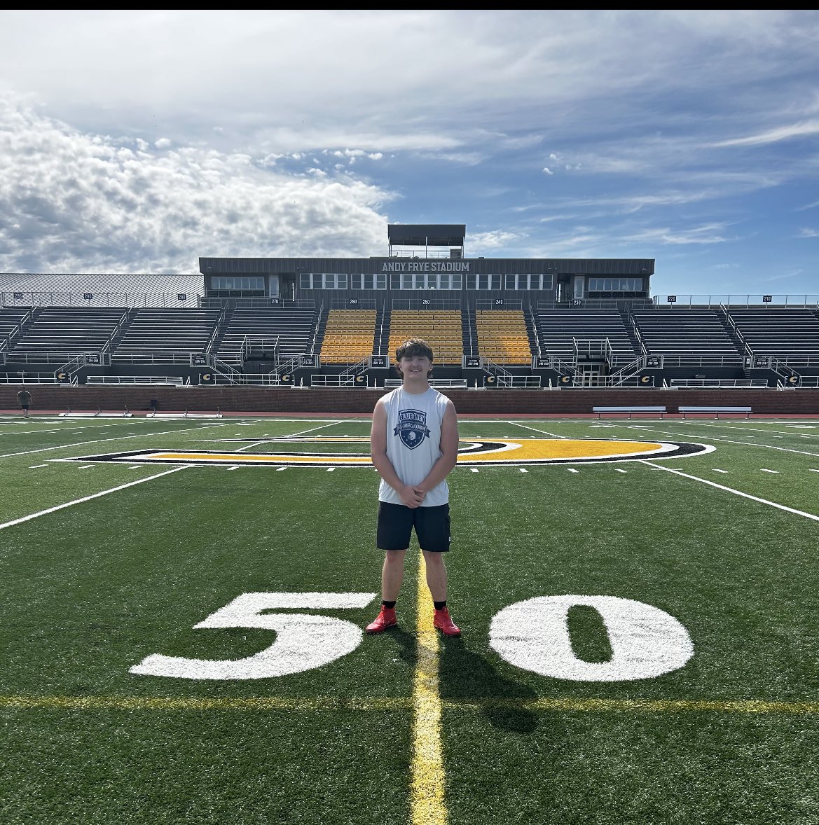 Shoutout to 2026 LB Marty Sparks at the Blue-Grey Combine this weekend. 
<a href="/BlueGreyFB/">Blue-Grey All-American Bowl</a>