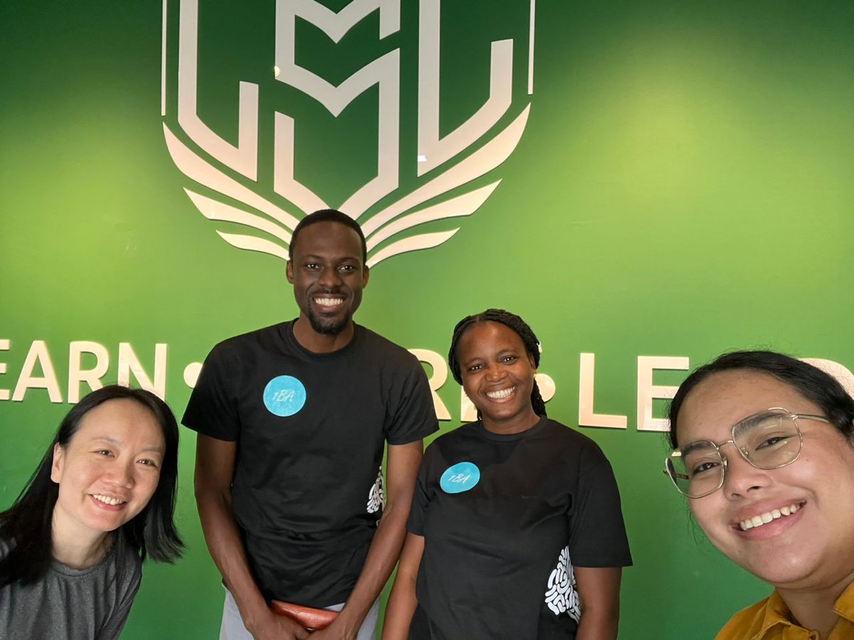 1billionafrica's tweet image. In 2017, through our collaboration with Move The World, we promoted intercultural learning for over 60 young learners in Ghana and the UK.

In 2020, with Dext Technologies, we trained 1,000 students in Hwidiem, Ahafo, using the innovative #ScienceSet kits.