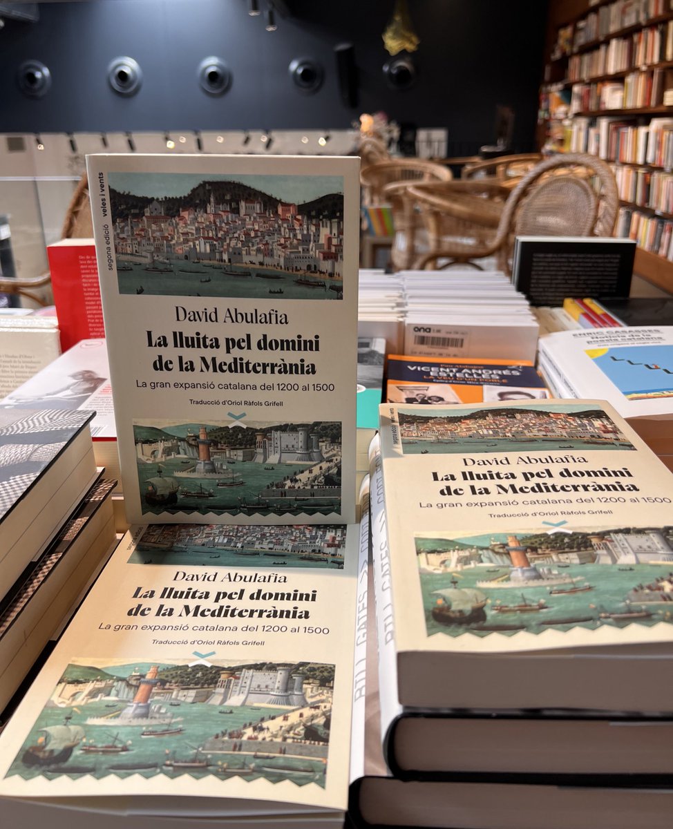 Ona Llibres (@onallibres) on Twitter photo ‘La lluita pel domini de la Mediterrània’ de David Abulafia segueix el viatge. 📚🌊 A ona tenim i recomanem aquest conflicte medieval escrit per un historiador de prestigi. Encara no l’heu llegit? 👏🏻 <a href="/rafolsoriol/">Oriol Ràfols Grifell</a> <a href="/velesivents_ed/">veles i vents edicions</a> ‘La lluita pel domini de la Mediterrània’ de David Abulafia segueix el viatge. 📚🌊 A ona tenim i recomanem aquest conflicte medieval escrit per un historiador de prestigi. Encara no l’heu llegit? 👏🏻 <a href="/rafolsoriol/">Oriol Ràfols Grifell</a> <a href="/velesivents_ed/">veles i vents edicions</a>