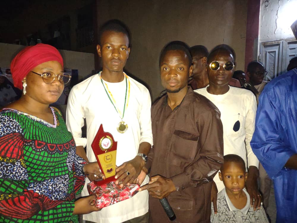 AssociationAJT's tweet photo. Ce dimanche 18 mai 2025, l'AJ2EN Tallafi de Maradi a clôturé la premièreédition du concours régional de culture générale inter-établissements Super Cracks organisé du 19 avril au 18 mai 2025.
@AbdoulKaderLaw9 
@unfpaniger https://t.co/aEZL3zpjzv