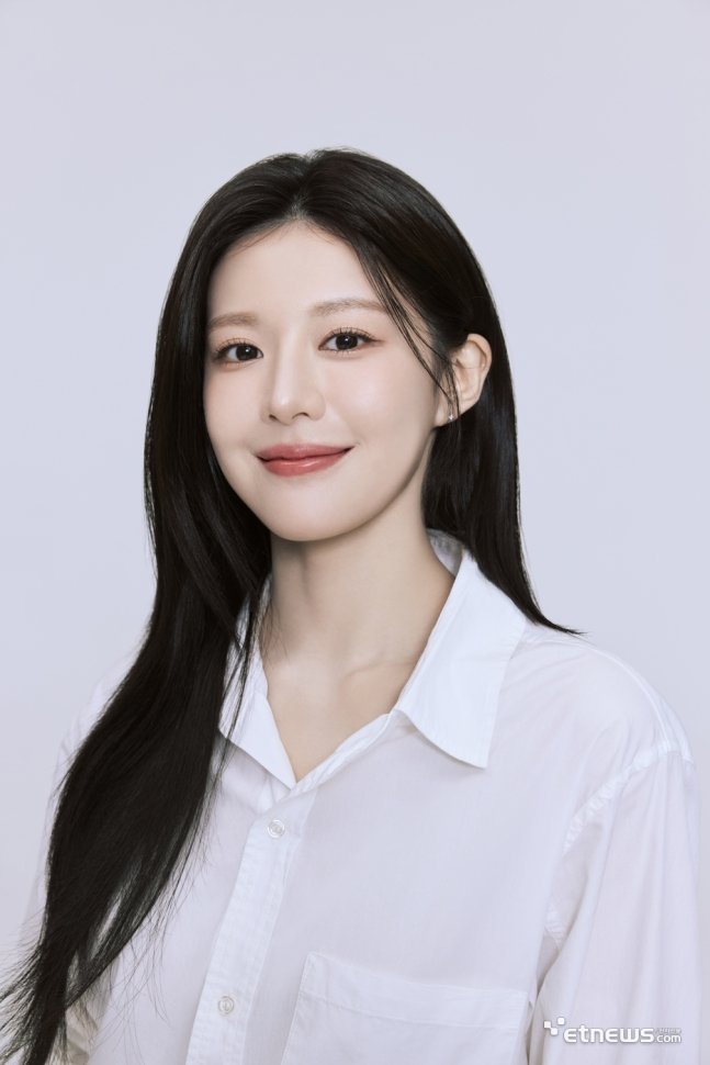 Apa pesan yang ingin disampaikan Go Younjung lewat Resident Playbook?

"Ada orang yang bisa menyelesaikan semua permasalahan dengan bijak, tapi ada juga orang-orang yang clumsy, belum dewasa dalam menghadapi masalah, dsb. 

Aku ngerasa bahwa Resident Playbook itu memberikan pesan