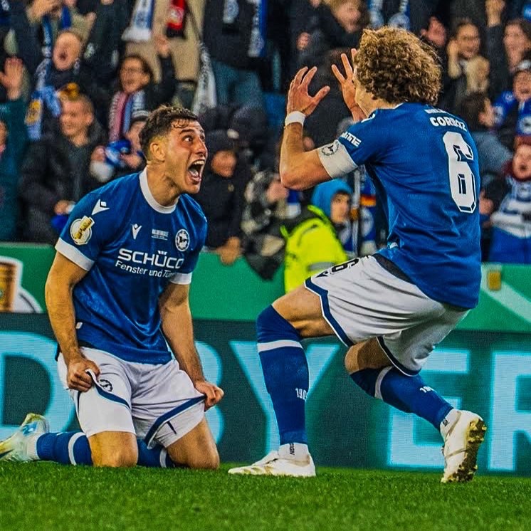 eurofootcom's tweet image. 🔵 ARMINIA BIELEFELD vs STUTTGART 🔴

DFB Pokal final is today! If Arminia Bielefeld beat Stuttgart, they will be playing Europa League football next season as a 2nd division side. 🤯🏆