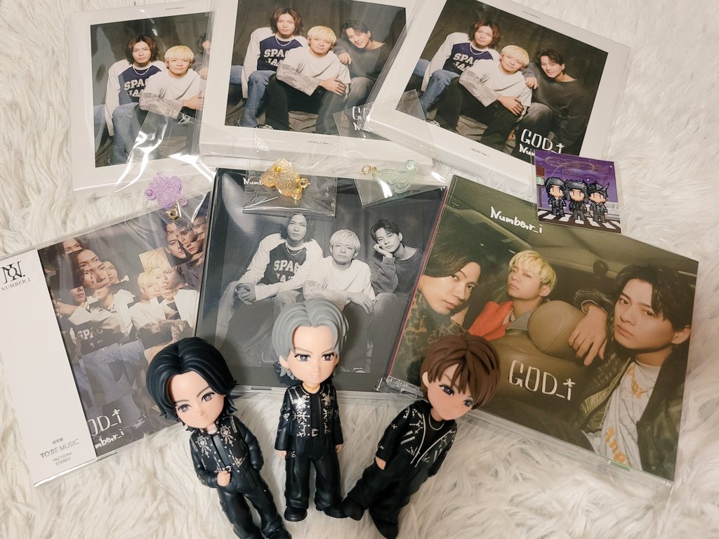 momotaro321_'s tweet photo. 届いたよ!!!!!!!!!!!!!!!!!!!!!!!!!!!!!!!!!!!!!!!!!
3人の思いを乗せた2025年最初のCD嬉しいぃ

しっかり受け取ったからね☺️
大切に育てていくよ
#GOD_WiiiK 
#Number_i_LYs
#GODii https://t.co/ofO6IiyQpA