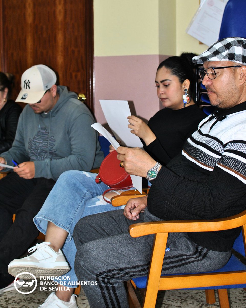 B_Alim_Sev's tweet photo. ❤️El martes 13 impartimos un nuevo taller de búsqueda de empleo dentro del proyecto Contamos Contigo, financiado por la Diputación de Sevilla. 🌱

📌 Este taller ayuda a personas en situación de vulnerabilidad a construir su camino hacia el empleo.

#BancoDeAlimentosSevilla https://t.co/x0GrC3DPKO