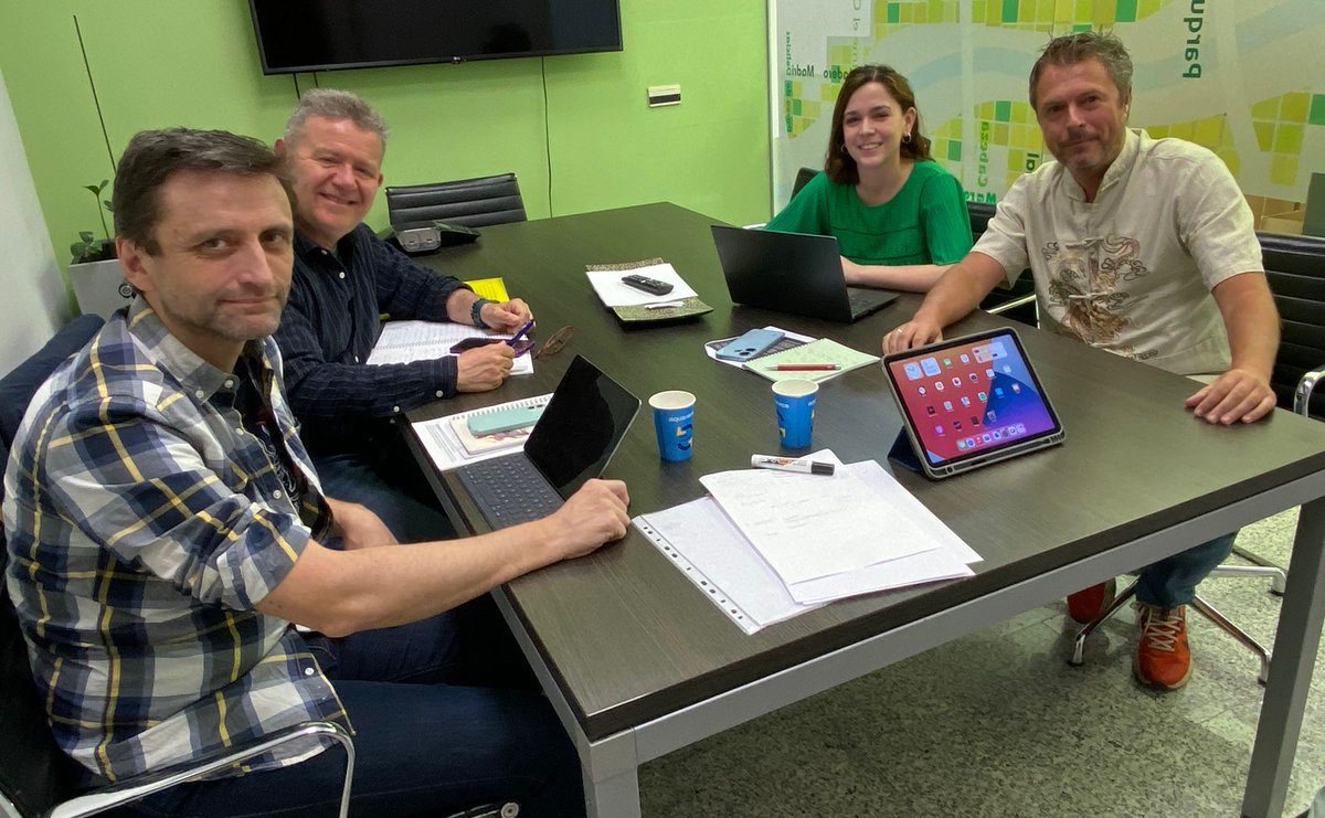 Tirso Calero (@tirsocalero) on Twitter photo La biblia es el motor de cualquier serie. Hoy arrancamos una, con los guionistas José Luis Latasa, Ignasi García Barba y Beatriz Arias Rodríguez. Un lujo ser coordinador de guion de este equipazo. Una nueva producción de <a href="/_elestudio_/">EL ESTUDIO</a> La biblia es el motor de cualquier serie. Hoy arrancamos una, con los guionistas José Luis Latasa, Ignasi García Barba y Beatriz Arias Rodríguez. Un lujo ser coordinador de guion de este equipazo. Una nueva producción de <a href="/_elestudio_/">EL ESTUDIO</a>