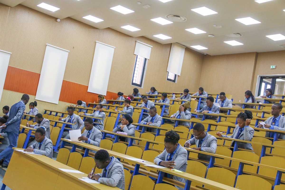 Année académique 2024-2025

Lancement officiel des examens du 2e semestre à l’Université de Bondoukou

Le Président de l’Université de Bondoukou, Professeur OUATTARA Djakalia a procédé au lancement officiel de la première session des examens du 2e semestre, le lundi 19 mai 2025