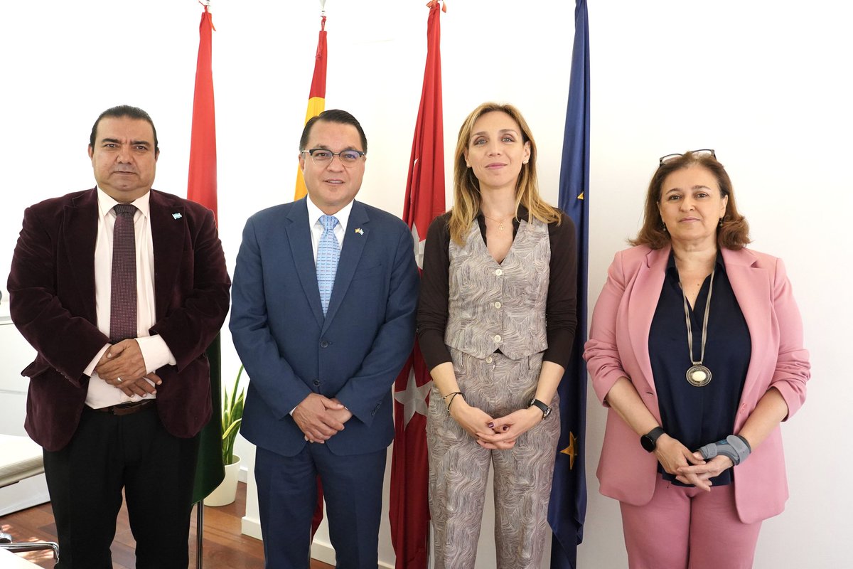 Hoy hemos tenido el placer de recibir en #Alcorcón al embajador de Honduras, Marlon Brevé <a href="/hondurasnespana/">Embajada de Honduras en España</a>. 
Un encuentro muy positivo para estrechar lazos y profundizar en la cultura de la comunidad hondureña, que cuenta con 500 vecinos y vecinas en nuestra ciudad.
