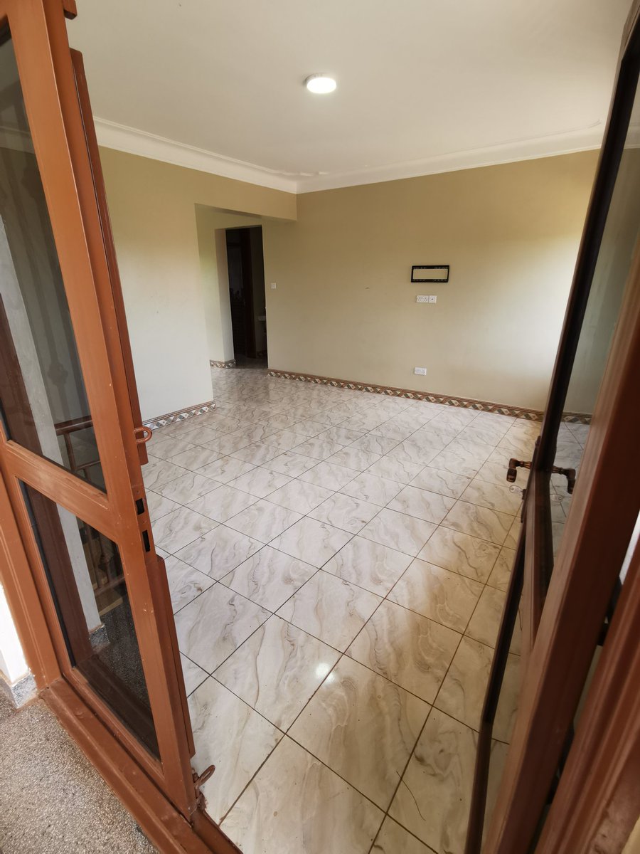 Felsie15's tweet image. An unfurnished apartment is available for rent at UGX800,000 per month.
Location : Nakwero Gayaza
🔹It has 2 bedrooms and 2 bathrooms. The master bedroom is self contained.
🔹A kitchen
🔹Living room
Contact 0781773250 for more information.
