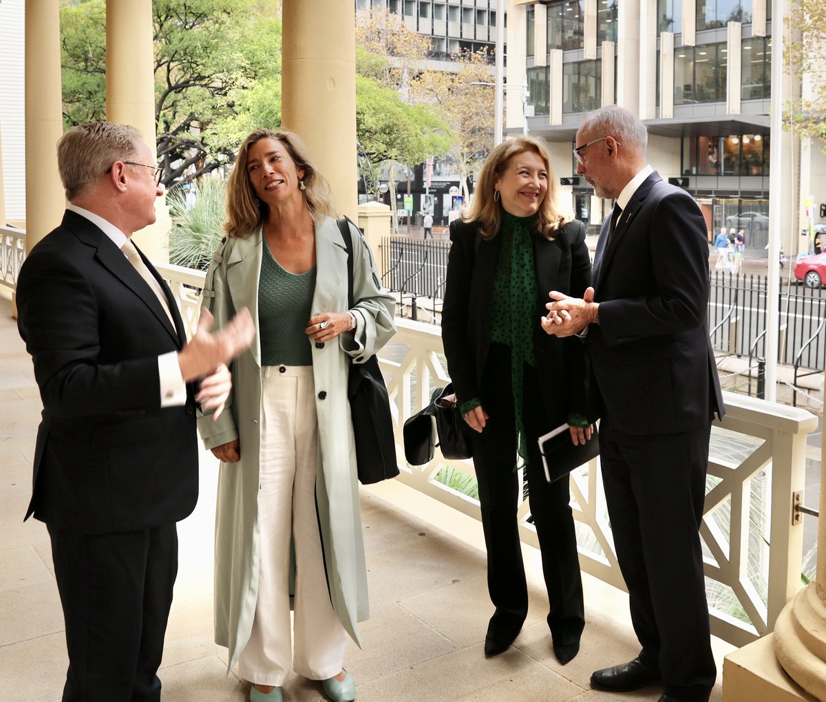 Recently the Speaker and I were pleased to welcome to the Parliament the Spanish Ambassador to Australia, Her Excellency Ms Esther Monterrubio Villar and Ms Rebeca Chantal Guinea Stal, Consul-General of Spain. 🇪🇸🇦🇺