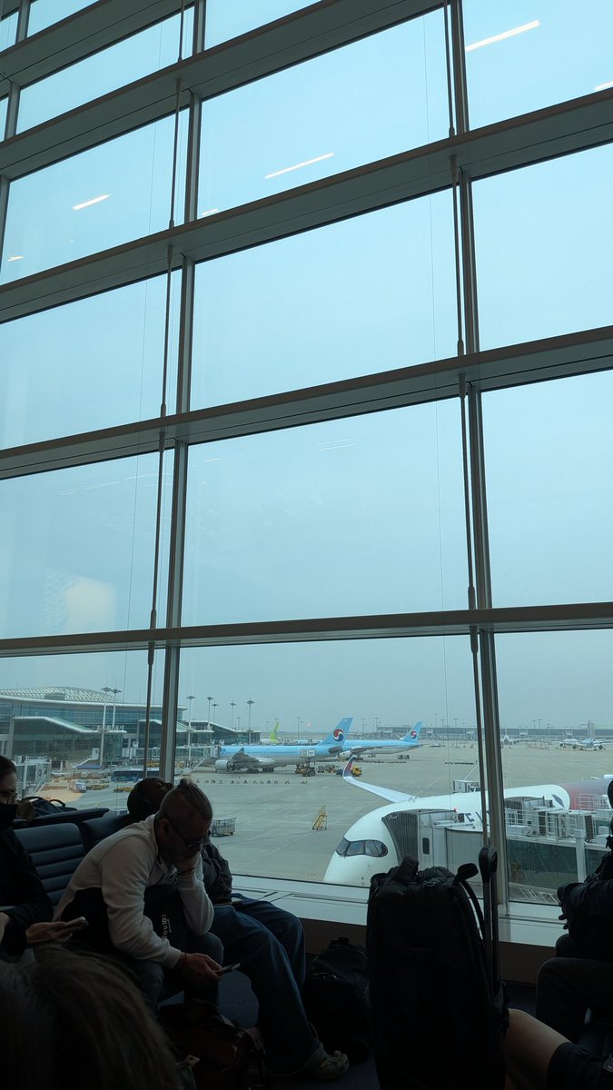 😭😭😭😭😭😭 only good thing about going back is AC and my cats