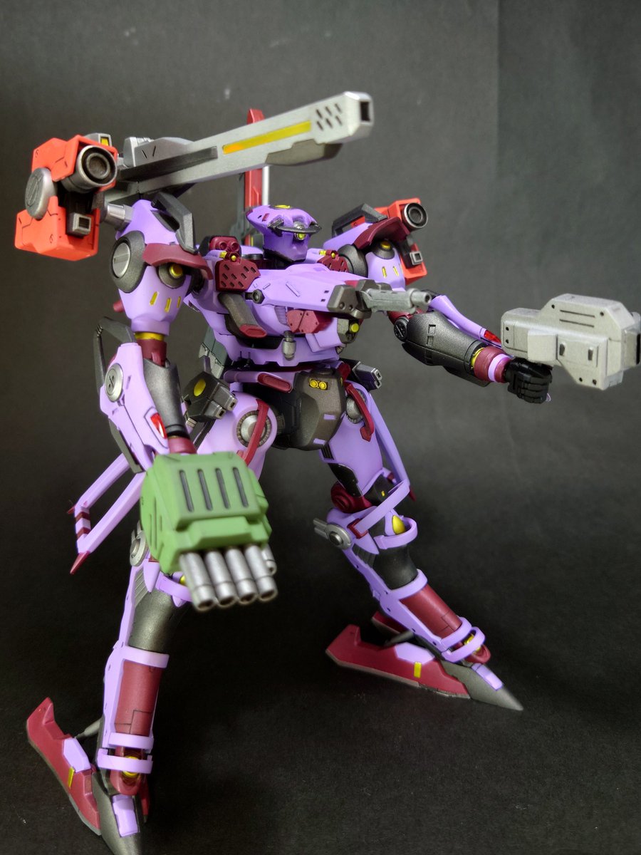 AROS0813's tweet photo. AC3SLから追加ランカー、ネームレスのACミステリー完成！
頭部と左マシは自作品
3､N系では初めての製作だったけどちゃんと形になって良かった
#アーマードコア
#ARMOREDCORE
#プラモデル https://t.co/C4NsN25MWC