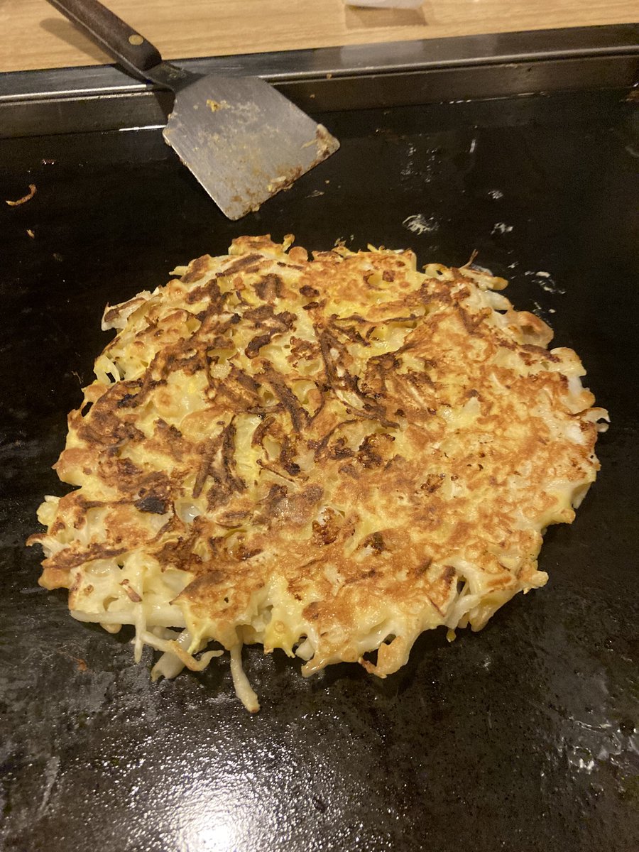 Chokominto611's tweet photo. お好み焼きともんじゃ久しぶり食ったけど美味い〜(　゜д゜)ﾝﾏｯ! https://t.co/QpRkhEN2Hs