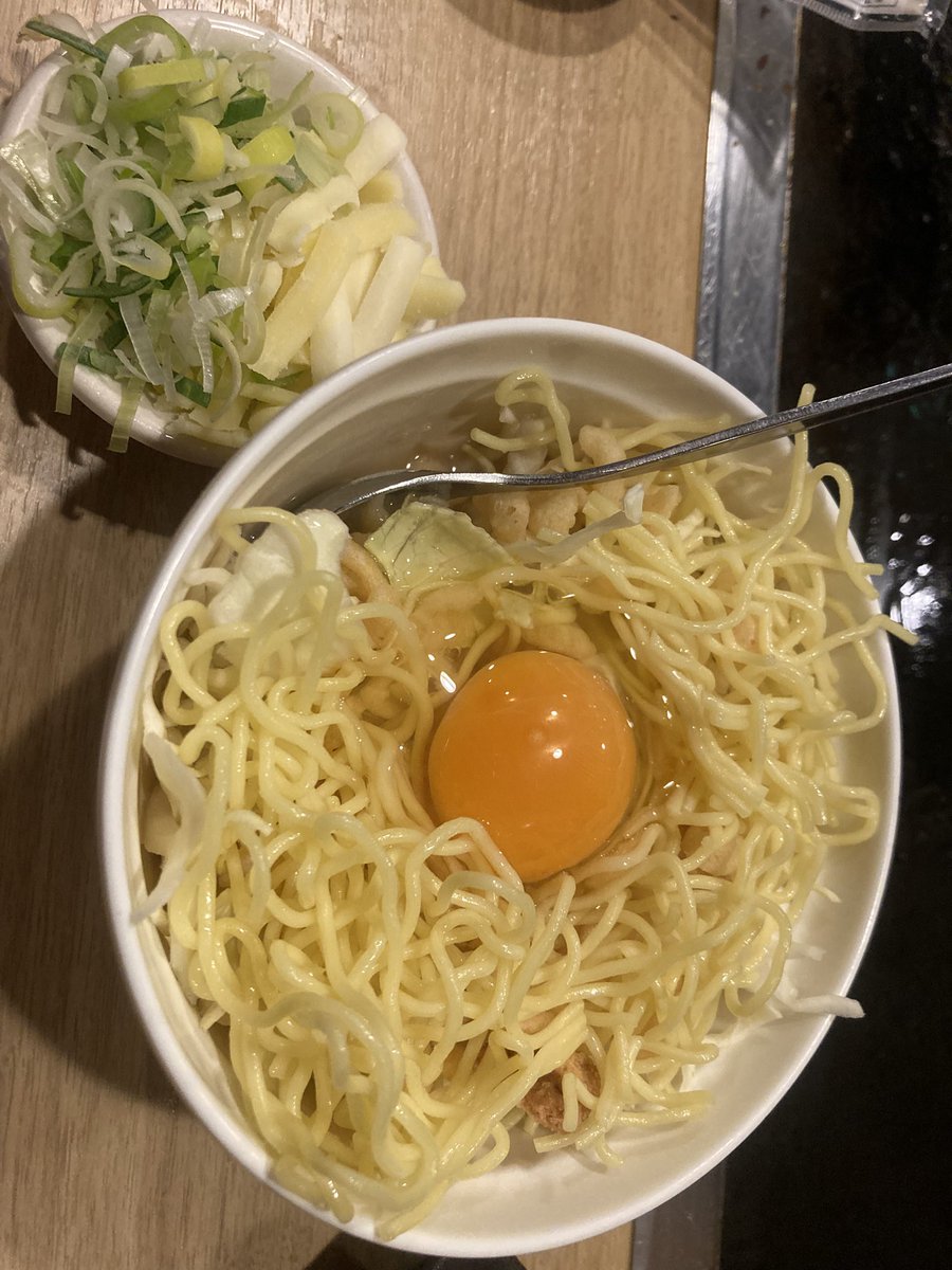 Chokominto611's tweet photo. お好み焼きともんじゃ久しぶり食ったけど美味い〜(　゜д゜)ﾝﾏｯ! https://t.co/QpRkhEN2Hs