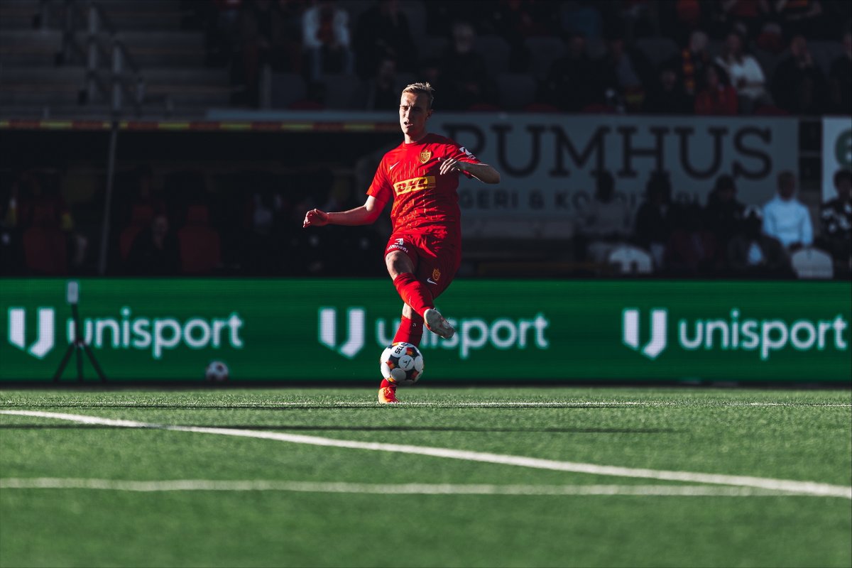 𝐏𝐎𝐒𝐓 𝐌𝐀𝐓𝐂𝐇 𝐍𝐔𝐌𝐁𝐄𝐑: 9️⃣6️⃣
Det krævede stor tålmodig i afleveringsspillet at bryde AGF ned i fredagens 2-0 sejr. Således sluttede både Tobias Salquist og Lucas Høgsberg med 96 vellykkede afleveringer til en medspiller - og en pæn del af dem til hinanden... #sldk