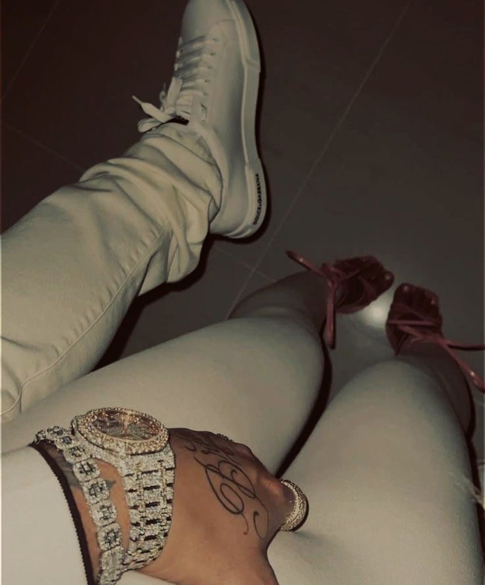 Je suis ça petite chose ce soir 🤭mon dieu ça m'excite tellement 🥵