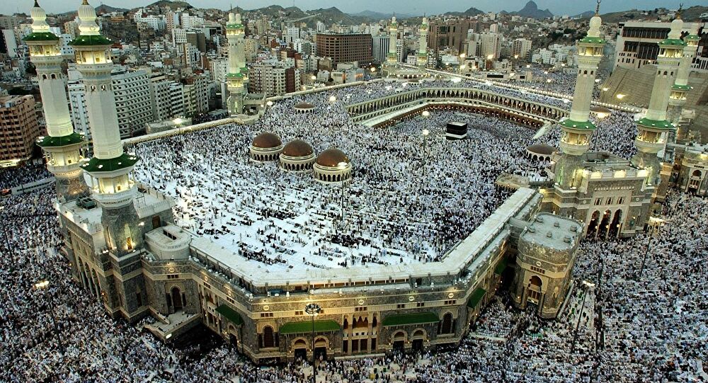 🕋✈️ 18 mai 2025 – Départ officiel de la saison du Hajj pour les Tunisiens.
Cette année, 22 816 candidats se sont inscrits pour accomplir le pèlerinage, parmi lesquels 10 982 pèlerins ont été sélectionnés pour partir.