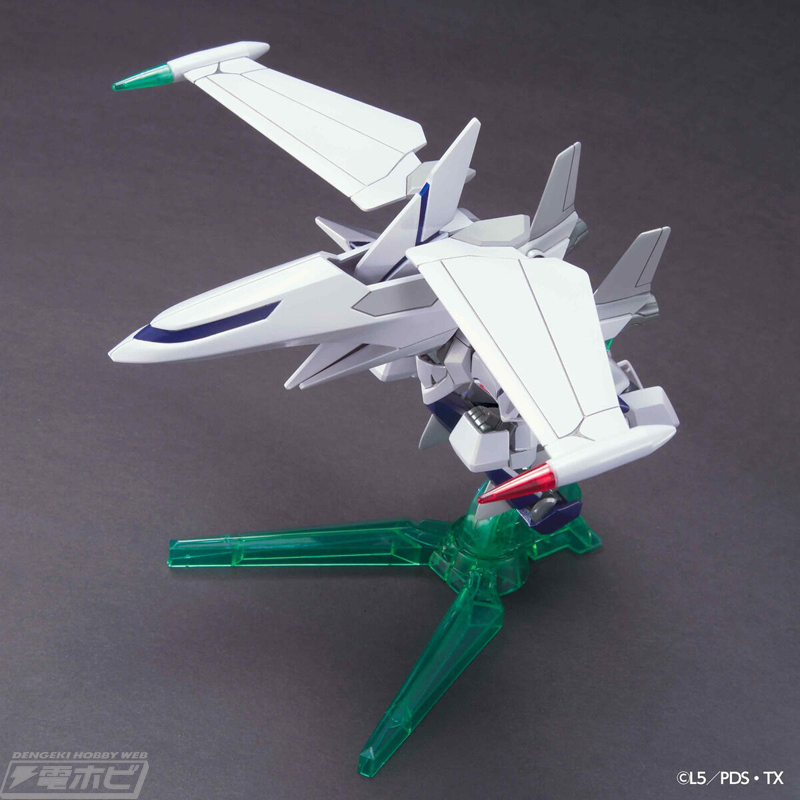 100RP】通常形態から飛行形態へ変形可能！『ダンボール戦機W