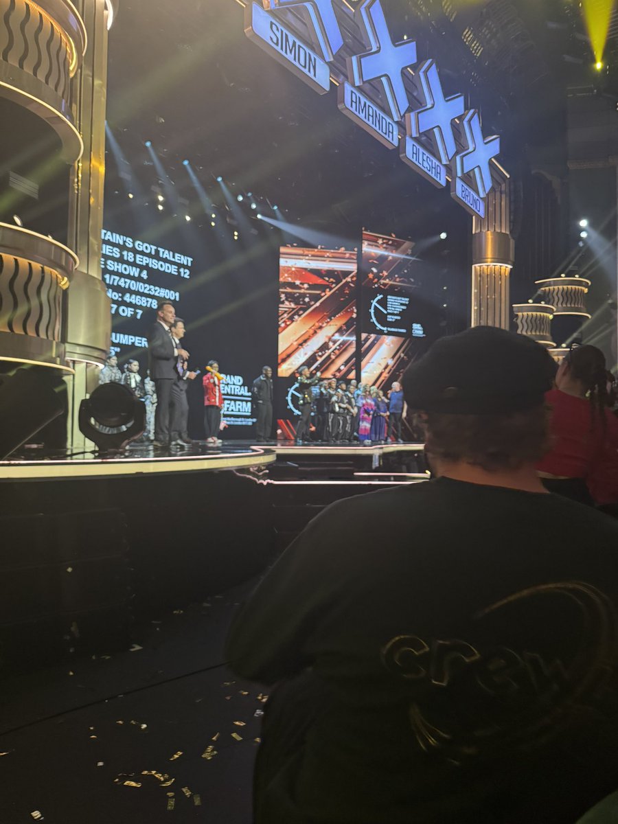 rozza_xo's tweet photo. Thank you @antanddec for making Millie’s day yesterday at BGT, saying hi &amp; high fiving her. I’m pretty sure she didn’t think you were real people 😂 my 7yo is now insanely jealous as she loves BGT/SNT, maybe next year! https://t.co/ZqVwyymuEW