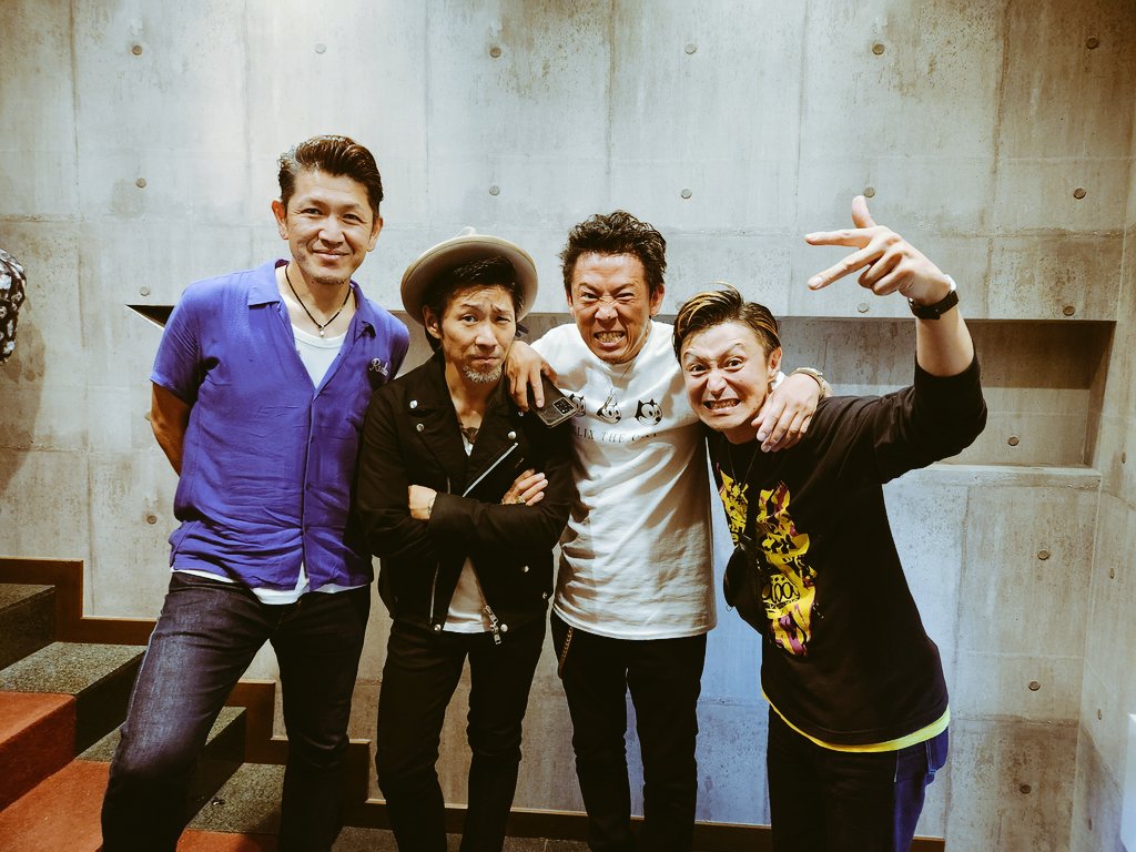 MUCHING89's tweet image. 5/18加古川スターダンス
SHACHI３０周年ツアー
延期によりファイナルだったみたいだね！お疲れ様！
俺は今のSHACHIが一番好きだわ
カイタのdrumはマジヤバい！
SMASH  RAIDとEAST BAYでのメンツで一緒にヤれたのもまたヤバい！
ほんとイイ夜でした♪

#SHACHI 
#EASTBAY
#SMASHRAID