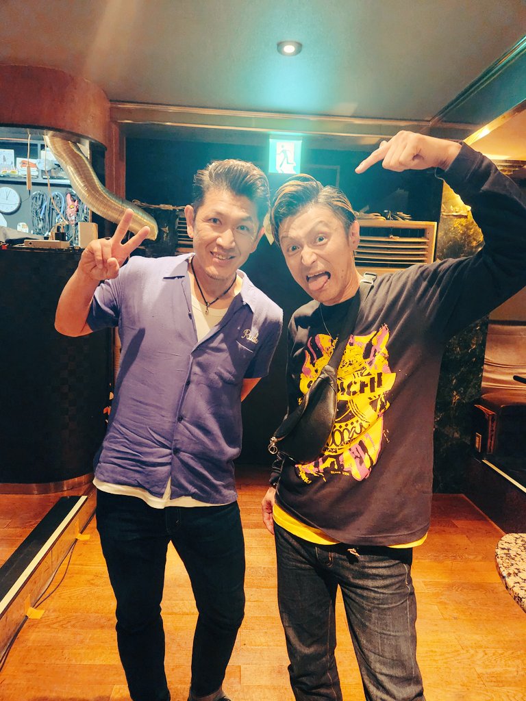 MUCHING89's tweet image. 5/18加古川スターダンス
SHACHI３０周年ツアー
延期によりファイナルだったみたいだね！お疲れ様！
俺は今のSHACHIが一番好きだわ
カイタのdrumはマジヤバい！
SMASH  RAIDとEAST BAYでのメンツで一緒にヤれたのもまたヤバい！
ほんとイイ夜でした♪

#SHACHI 
#EASTBAY
#SMASHRAID