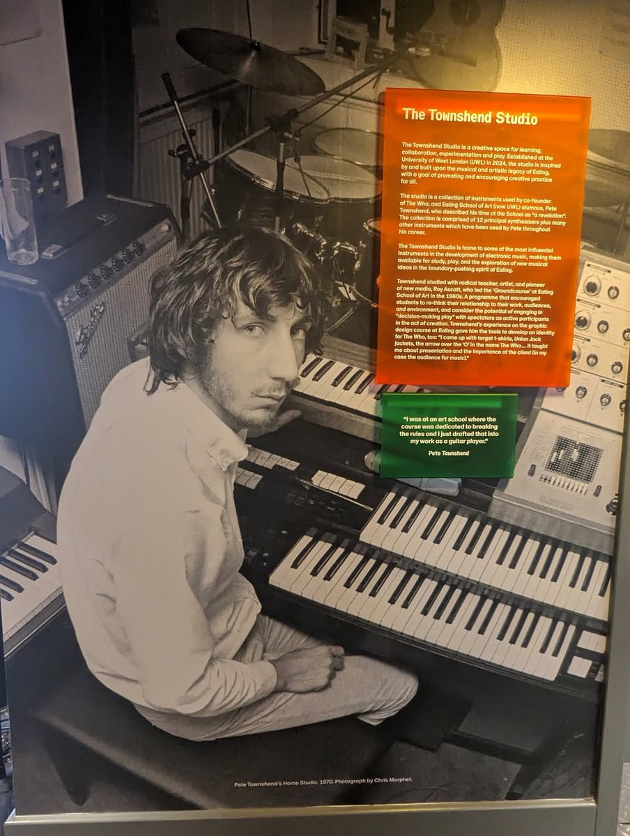 TheWhoJPFan's tweet photo. 本日5月19日はザ・フーのギタリストでメイン・ソングライターであるピート・タウンゼントの80歳のお誕生日！
おめでとうございます！🎂🎉
名作を次々と送り出し、今も枯れることのないクリエイティビティを維持する真の天才！
これからも音楽業界を大いに賑わせてください！
#TheWho #PeteTwonshend https://t.co/6GW08oLOOz