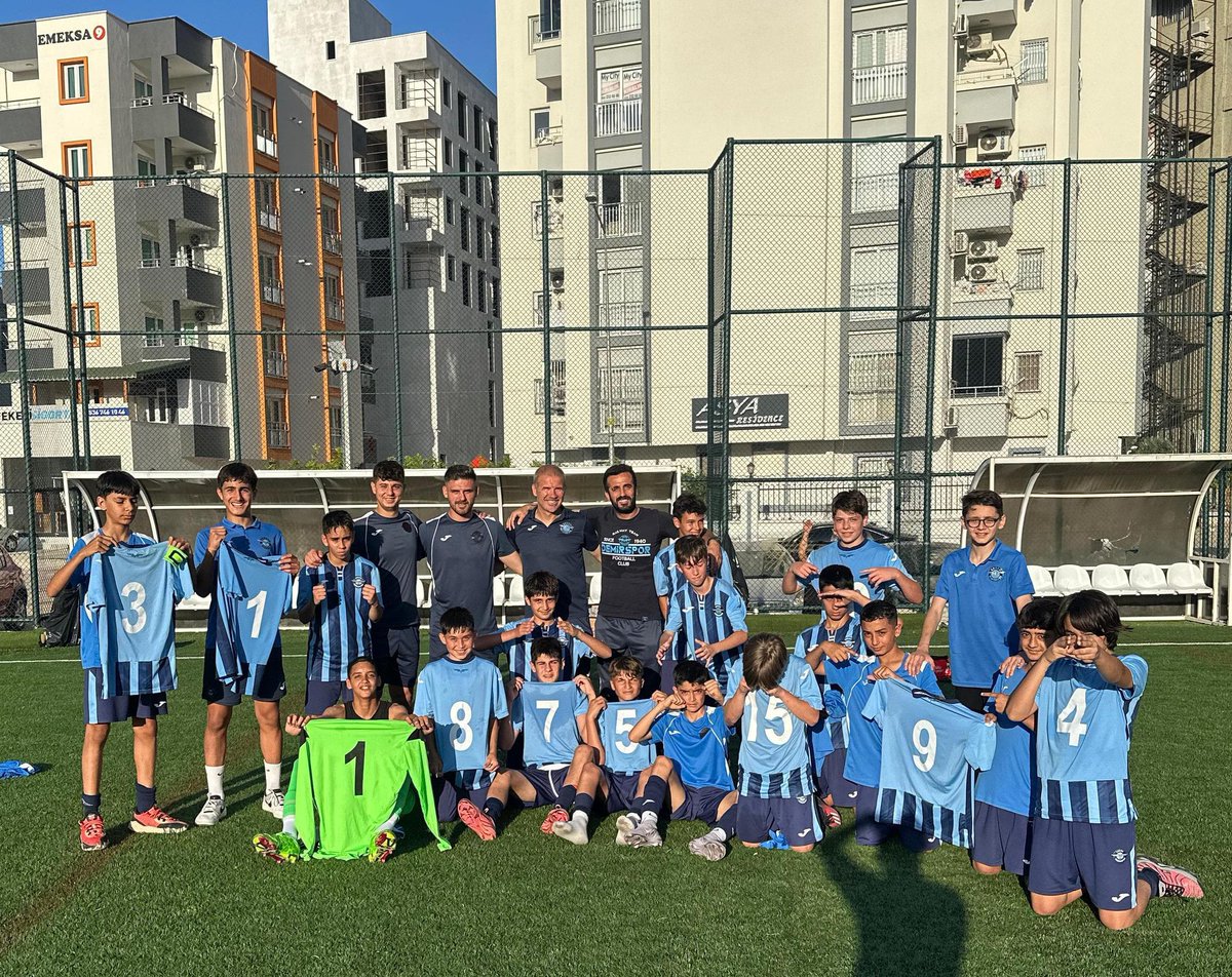 ⚽️2024 - 2025 Sezonu " U13 ŞAMPİYONLAR LİGİ" grubunda Simerenya takımı ile karşılaşan takımımız sahadan galip ayrıldı.⚡️

Galibiyette emeği geçen teknik heyetimizi ve tüm oyuncularımızı tebrik ederiz.👏

Tebrikler #U13

#ADSKulubu 
#AdsFutbolAkademisi