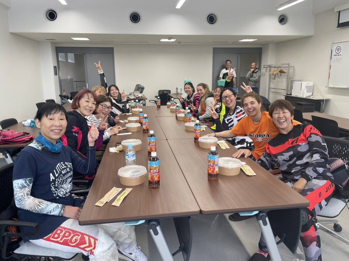 sherco_japan's tweet photo. ベルタ選手、マインダーのアルバを講師に迎え、MFJ主催によるレディーストライアル・ワークショップ(練習会兼スクール)が開催されました✨
皆さん、enjoyトライアルでした👍

#scorpa
#sherco_racing_factory
#モビリティリゾートもてぎ
#MFJ
#トライアル https://t.co/MVxDynd4YW