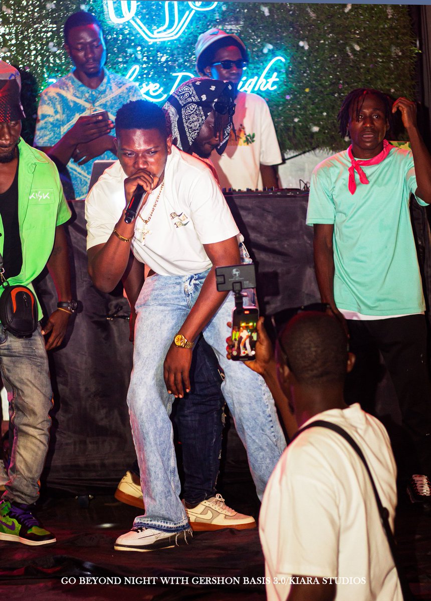 Roberthud09's tweet image. Don't let yesterday take up too much of today.
“The future belongs to those who believe in the beauty of their dreams.
HAVE A FRUITFUL WEEK FAM ♥️🙌.
#TeamHudEmbassy  #RobertHud🦅  #VIMM