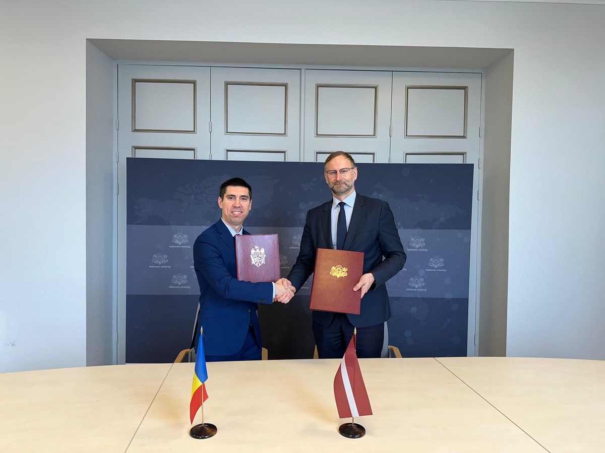 Mihai Popșoi (@mihaipopsoi) on Twitter photo 🇲🇩🇱🇻Today in Riga, I signed an agreement with Latvia’s Transport Minister, <a href="/atis_svinka/">Atis Švinka</a>, on mutual recognition and conversion of driving licenses.
This agreement allows our diaspora to save time & money & enjoy easier mobility & integration abroad. 🇲🇩🇱🇻Today in Riga, I signed an agreement with Latvia’s Transport Minister, <a href="/atis_svinka/">Atis Švinka</a>, on mutual recognition and conversion of driving licenses.
This agreement allows our diaspora to save time & money & enjoy easier mobility & integration abroad.