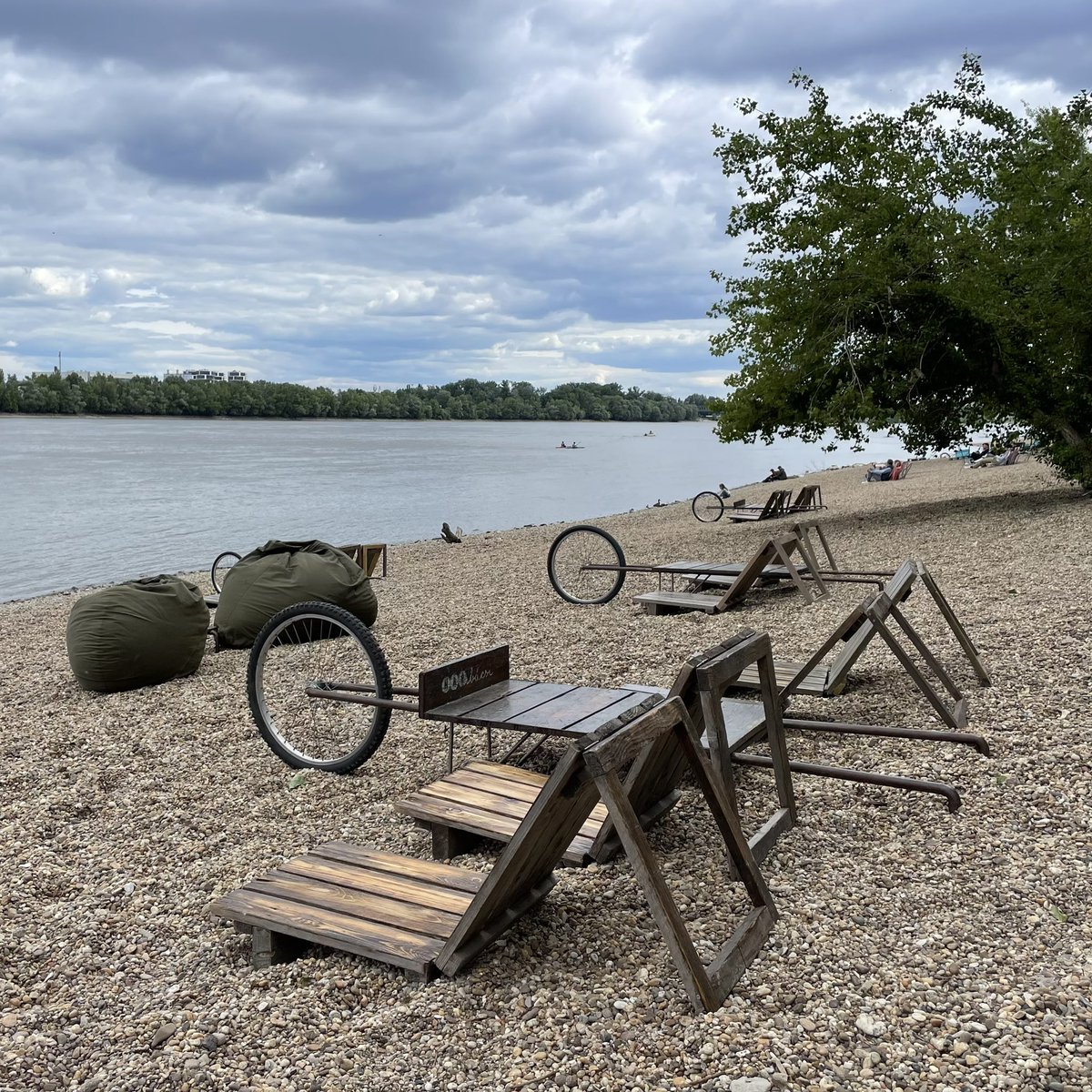 A cheeky little weekender in Budapest! 

Flights by <a href="/wizzair/">Wizz Air</a>; accommodation by @d8hotel; magnificent meals by <a href="/rezkakasbistro/">Rézkakas Bistro</a> &amp; <a href="/gettogulyas/">GettoGulyas</a>; sumptuous tea &amp; stickies at Gerbeaud. A day’s bike hire by budaexplorer.com and drinks &amp; mucking around at <a href="/SzimplaKert/">Szimpla Kert</a>…

❤️🇭🇺🍻