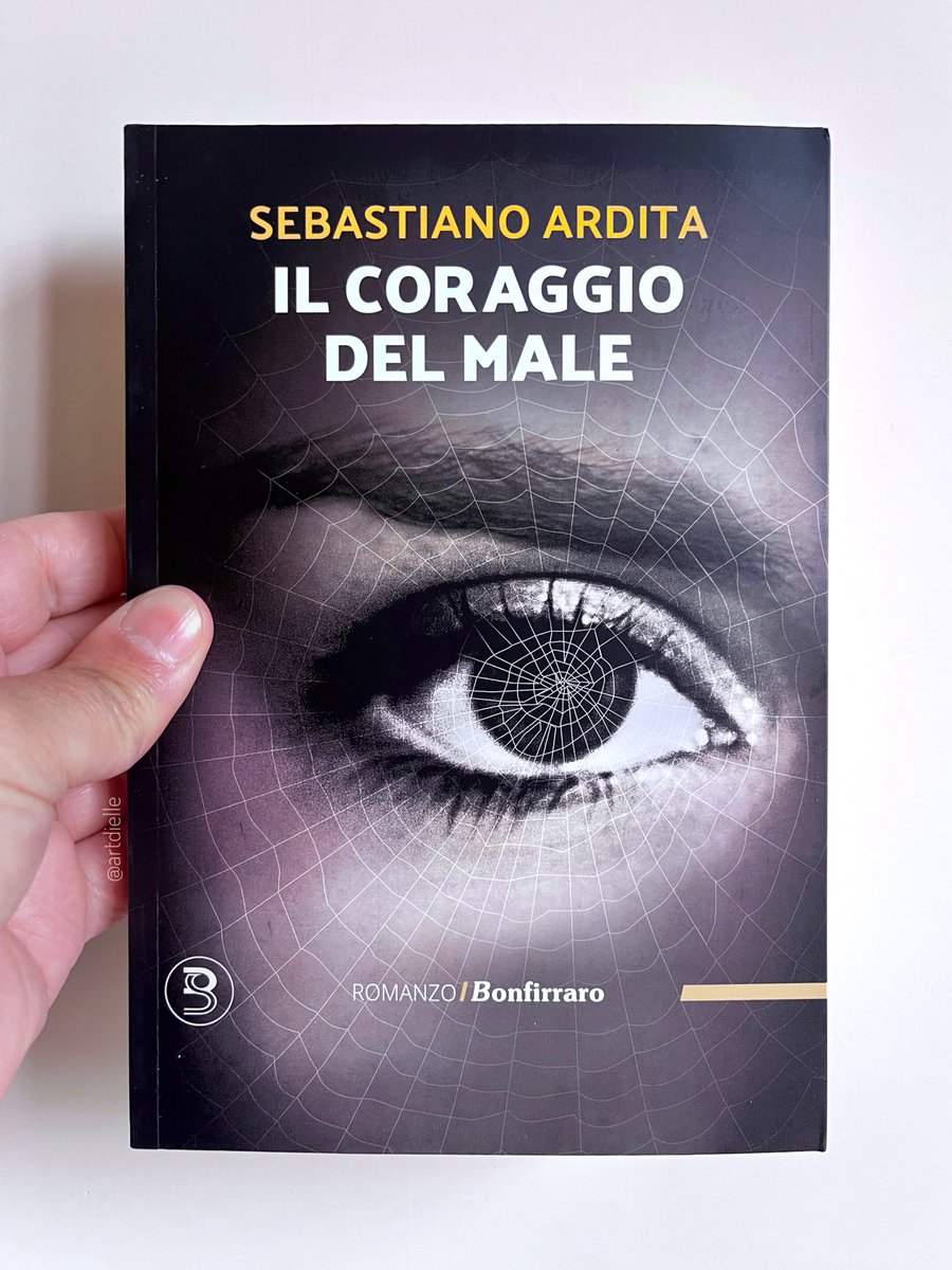 “Il coraggio del male”, il primo romanzo di Sebastiano Ardita, è un viaggio avvincente nell’Italia degli anni ’80, tra terrorismo, mafia e dilemmi morali. Stella, una giovane ribelle tentata dal terrorismo. Domenico, un agente di custodia diviso tra dovere e amore. In questo