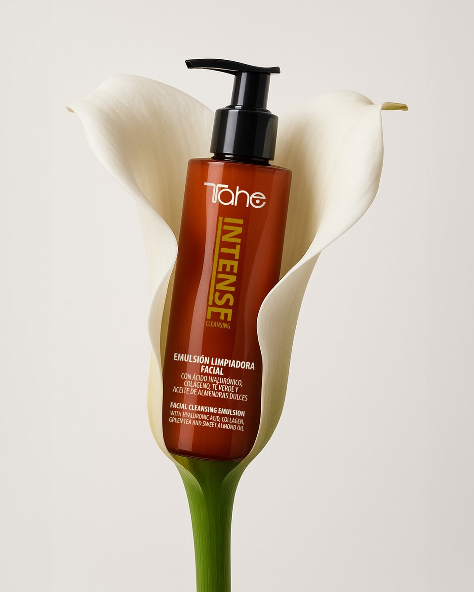 ¿Has sentido alguna vez tu #piel respirar? Con la Emulsión Limpiadora Facial #Intense de #Tahe, cada limpieza es un momento de mimo. 🌸
Su textura suave y sedosa acaricia tu rostro mientras elimina impurezas, suciedad y maquillaje, dejando una sensación deliciosa de limpieza. 🩷