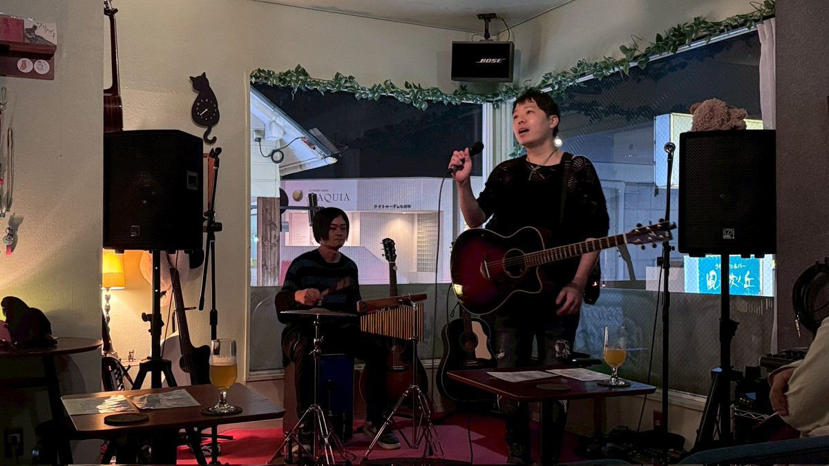 Z6cGr's tweet photo. 5/17（土）は！
山形風の吹く丘様にて
オルタンシア3回目のライブでした✨遠方より応援に駆けつけて下さった
お友達お二人
（@MarcheMorio）
   （ @Jun1Jun10 ）　
懐かしい高校時代の後輩が
観てくれて終始リラックスして
本番に臨めました☺️
関係者各位様
共演された方々
ありがとうございました😊 https://t.co/0rFOHXRqxm