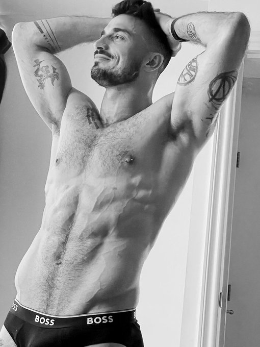 Watch AdamAlberto's leaked NSFW photo on TwXstars